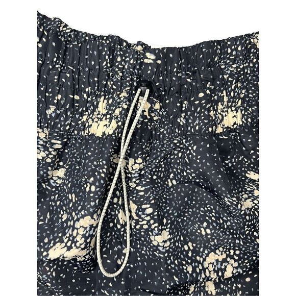 Old Navy Reflective Athletic Shorts - Women’s 2XL NEW - Picture 3 of 7